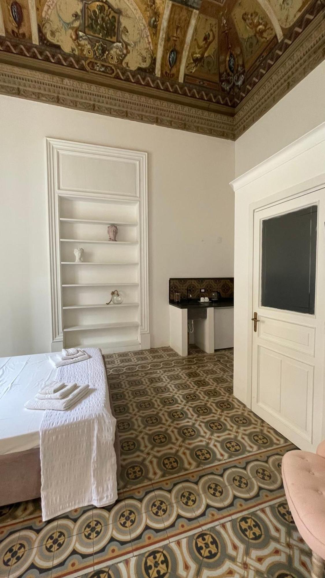 Donnafrancaflorio Guest house