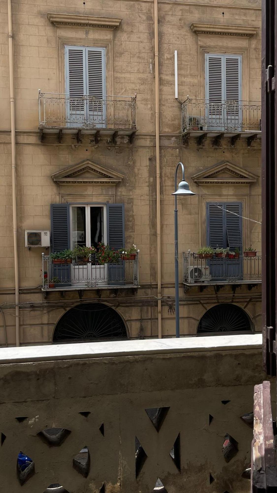 Donnafrancaflorio Guest house *